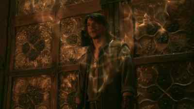Your han isn't as strong
as the woman - Legend of the Seeker