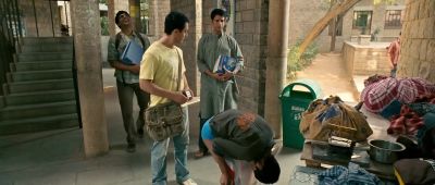 Your Majesty thou art great Accept this humble offering - 3 Idiots