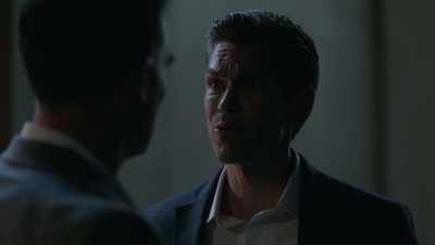 Your man's making a scene. - True Lies