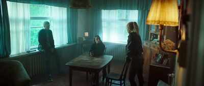 Your mom was performing
a ritual in the bath. - The Mermaid: Lake of the Dead