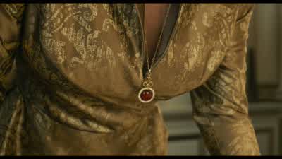 Your necklace. - Cruella