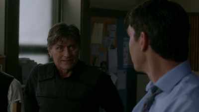 Your partner's smart,
you stay put, - Carter
