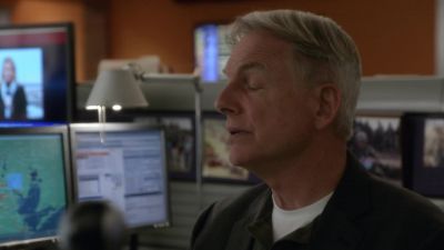 Your phone DiNozzo - NCIS
