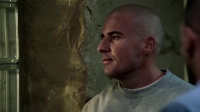 Your sister doesn't like me. - Prison Break