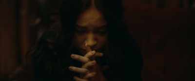 - Your sister's in trouble.
Are you gonna help her? - Laced