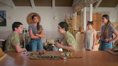 - Your turn, Clone Taylor.
- No way! I just got here! - Rock Island Mysteries