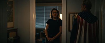 - Your turn, Mom.
- You need to leave. - The Boys