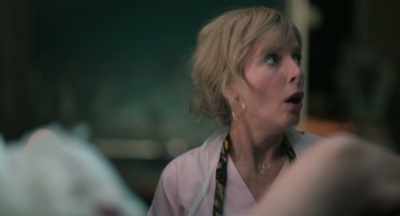 - Your wife is bleeding a little more
than normal. - Sage homme