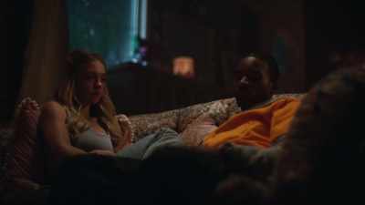 - You're a 100 percent pregnant?
- Yeah. - Euphoria
