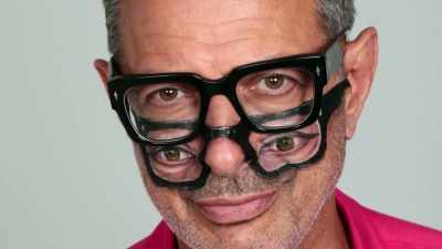You're a genius. Look at that. - The World According to Jeff Goldblum