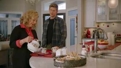 You're a gentleman, - A Sweet Christmas Romance