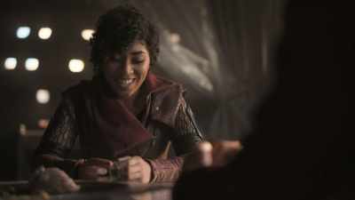 -You're a hard person to find.
-[chuckling] - Vagrant Queen