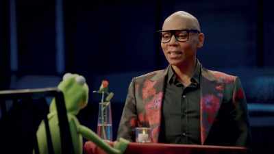 You're a model, a singer, an author,
and so much more. - Muppets Now