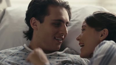 - You're back.
- Kisses. - The Paramedic Who Stalked Me