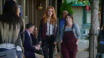 You're beautiful
and smart and nice. - Famous in Love