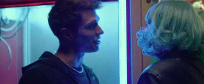 - You're bleeding.
- Really? I didn't notice. - Time Is Up