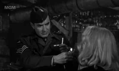 You're burning my nose. - Witness for the Prosecution