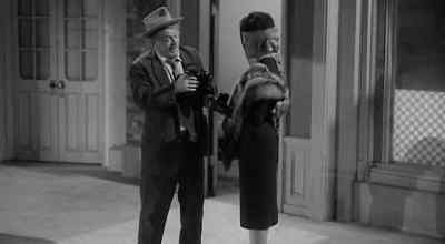 You're carrying
quite a wad, lady. - The Leech Woman