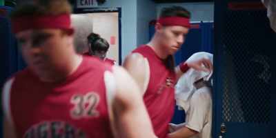 You're doing so,
you're doing such a good job. - Lady Ballers