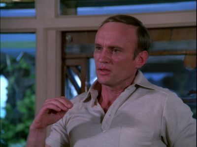 YOU'RE DOUBLE-CROSSING ME. - Hawaii Five-O