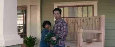 - You're driving me crazy!
- Oh, my God. What are you doing? - Instant Family
