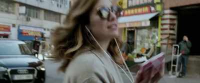 You're driving me nuts, Marta!
Cut it out! - The Bar