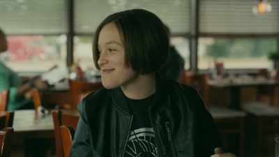- You're embarrassing yourself.
- What? You afraid - Paper Girls