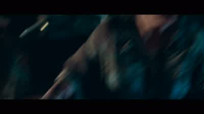 You're feeding her? - Resident Evil: Apocalypse