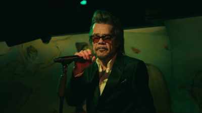 You're funky,
funky but chic - Personality Crisis: One Night Only