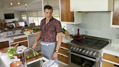 - You're getting better. - [chuckles] - Selena + Chef