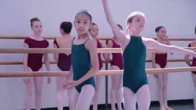 You're going to do through
a tendu side and soutenu. - On Pointe