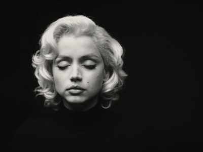 You're going to imagine
that next to your own real body, - Blonde