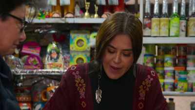 You're going to put like
five coca leaves underneath over here. - Sue Perkins: Perfectly Legal