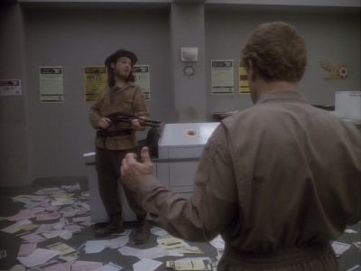 You're going to shoot me, Bell? - Star Trek: Deep Space Nine