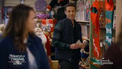 You're going
to Susan and Tom's party? - The Christmas Promise