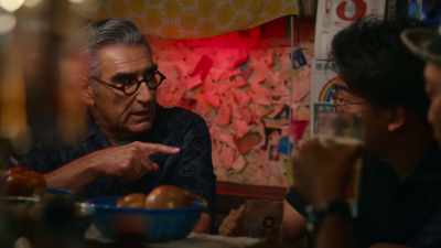 - You're gonna be dangerous.
- [laughs] - The Reluctant Traveler with Eugene Levy
