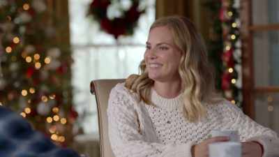 - You're gonna do it.
- See, that... - Toying with the Holidays