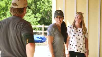 You're gonna have
a design meeting - Fixer Upper: Behind the Design