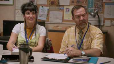 - You're good, Howard.
- Peopliothèque. - Shelved