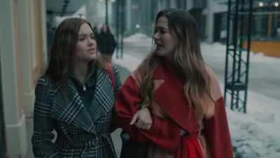 -You're so great.
-Aww. [chuckles] - Obsessed to Death