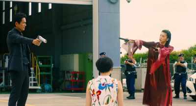 You're in my way! - The Confidence Man JP - The Movie -