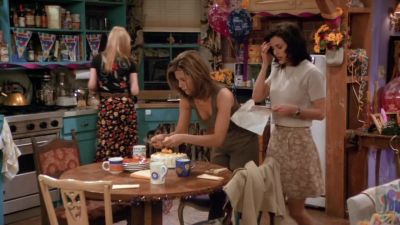 -You're just saying that.
-No. - Friends