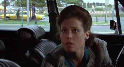 You're keeping something from me. - Eyewitness