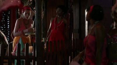 -You're late. -Five minutes. - Death in Paradise