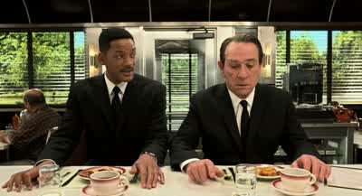 You're late. - Men in Black 3