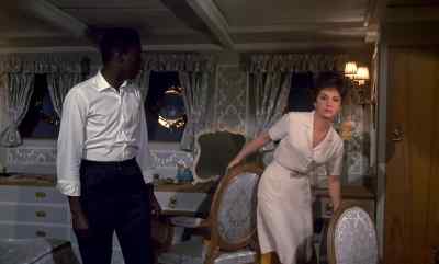 You're leaving us,
Miss? - Woman of Straw