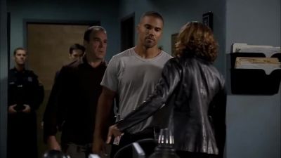 - You're letting him walk?
- Back off, Elle. - Criminal Minds