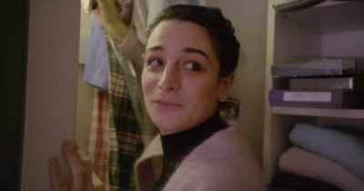 You're, like, "That's the Bible."
Um... [laughs] - Jenny Slate: Stage Fright