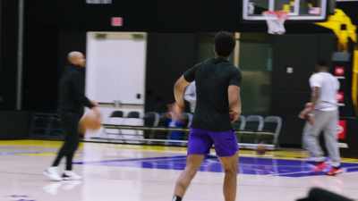 - You're, like, walking.
- [practice sounds] - Destination NBA: A G League Odyssey