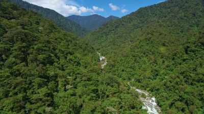 You're moving through
this huge national park - Edge of the Earth